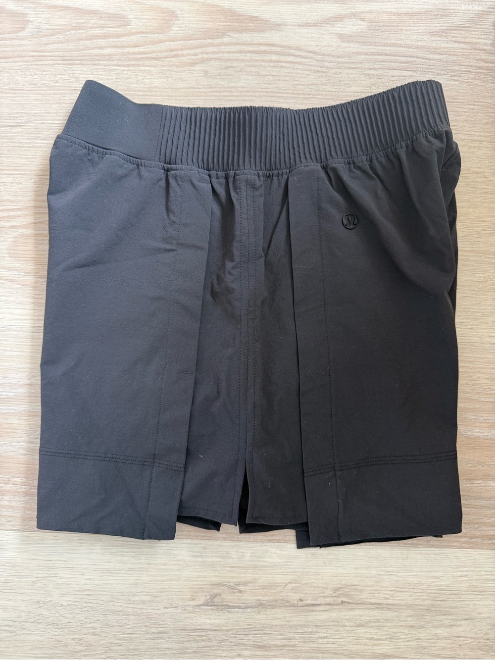Lululemon Stretch Woven Relaxed-Fit High-Rise Short 4" NEW - Picture 6 of 7